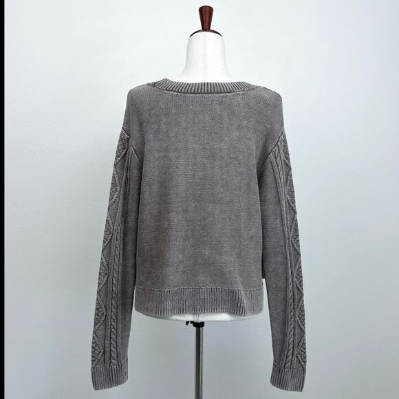 Cleo+ Wolf Cable Knit V-Neck Charcoal Grey Sweater NWT - Picture 7 of 10